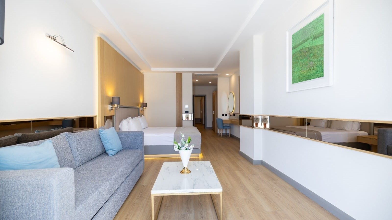 rooms-deluxe-suite-room