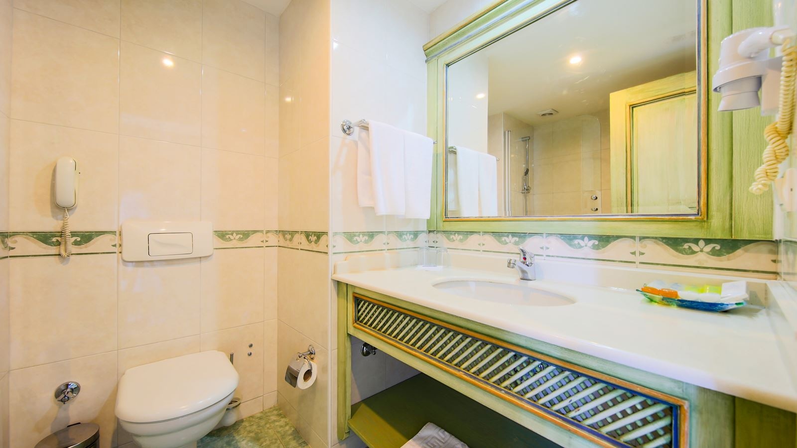 rooms-standard-room-garden-view