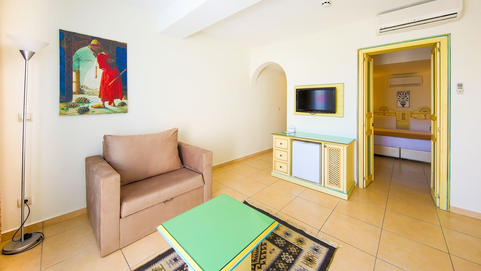 rooms-family-room-garden-view