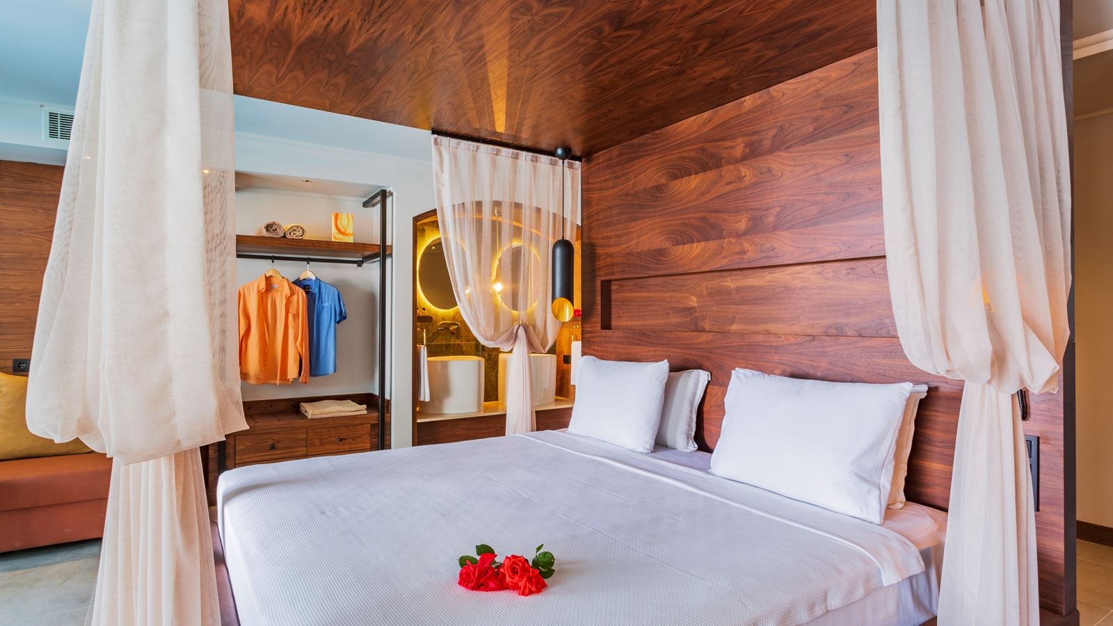 rooms-luxury-suites-with-jacuzzi