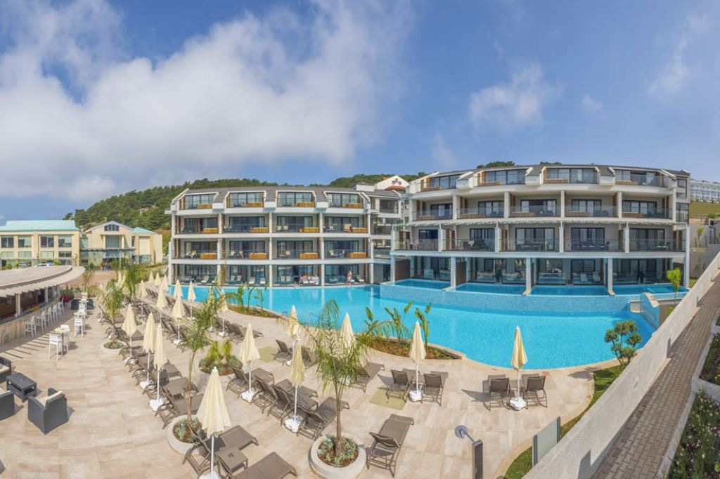 rooms-luxury-suites--swimup