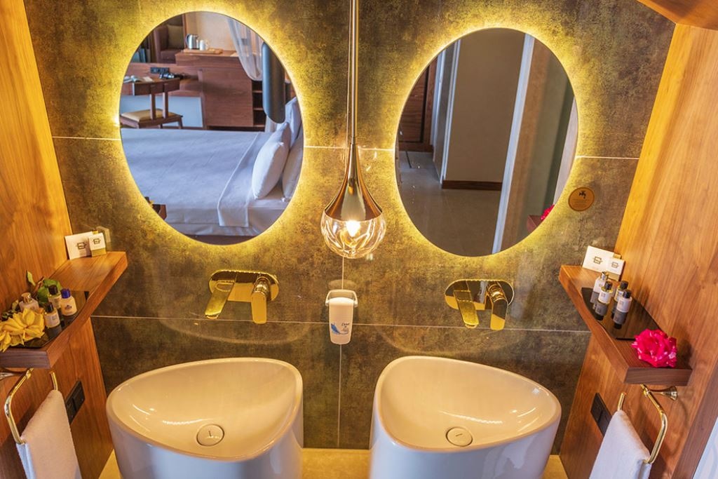 rooms-luxury-suites-with-private-pool