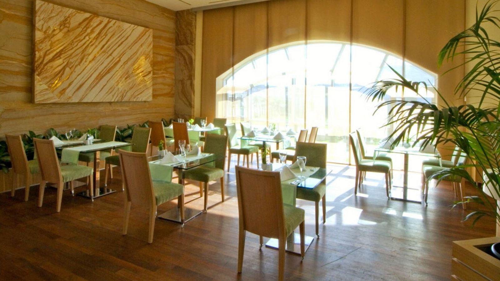 restaurants-restaurants