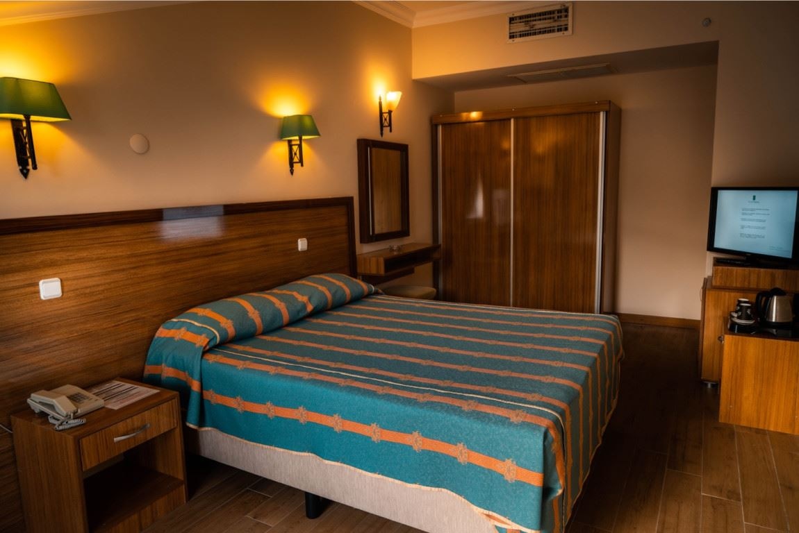 rooms-club-family-room