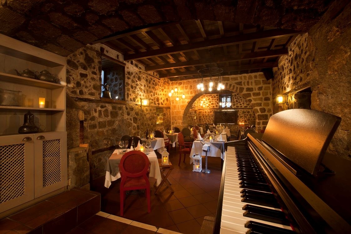restaurants-du-bastion-fine-dining-restaurant