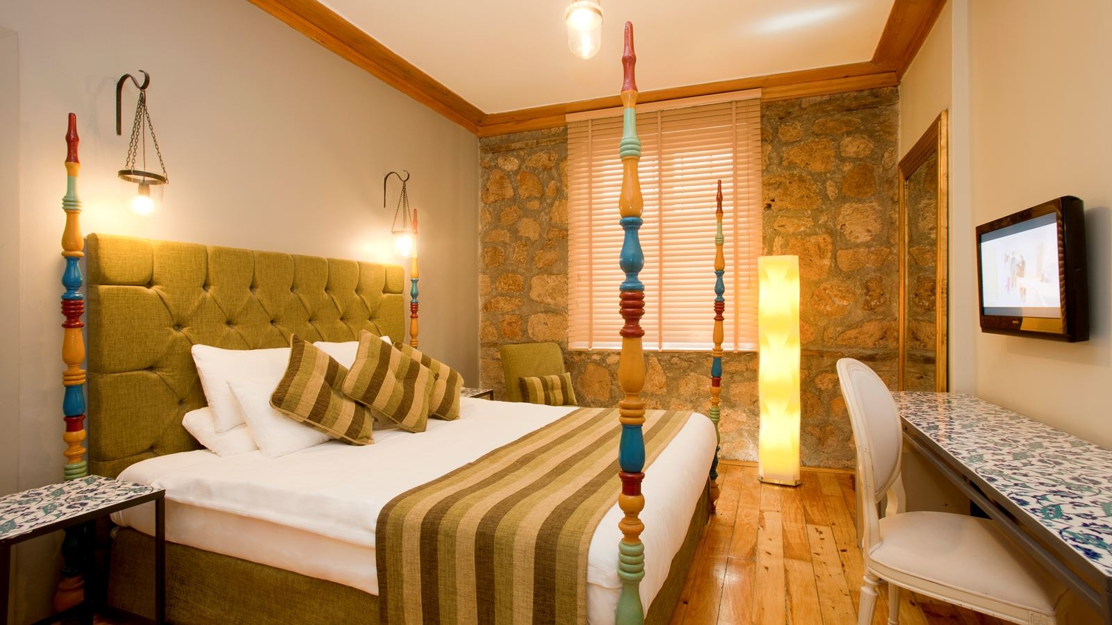 rooms-deluxe-side-sea-view