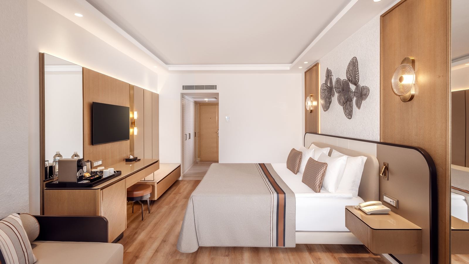 rooms-deluxe-large-room