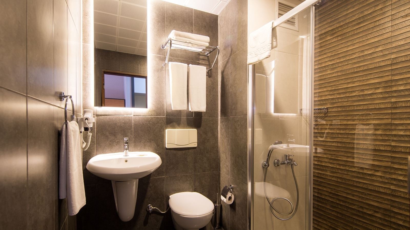 rooms-standard-room-2