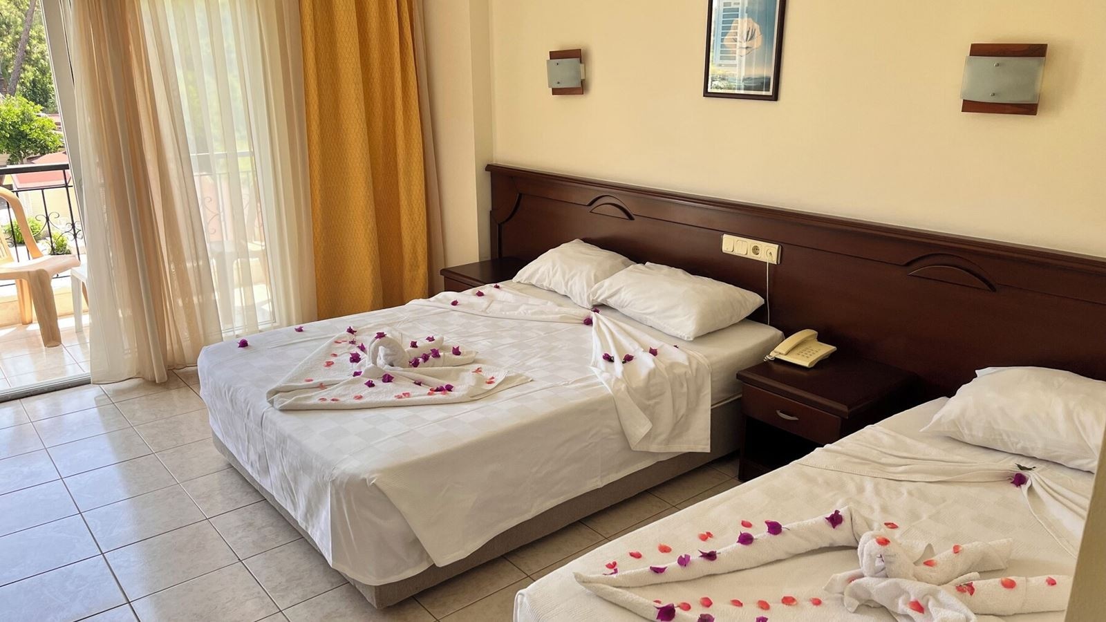 rooms-main-building-standard-room