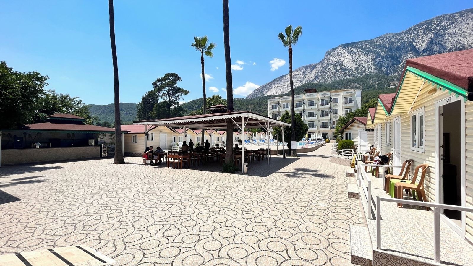 restaurants-restaurants