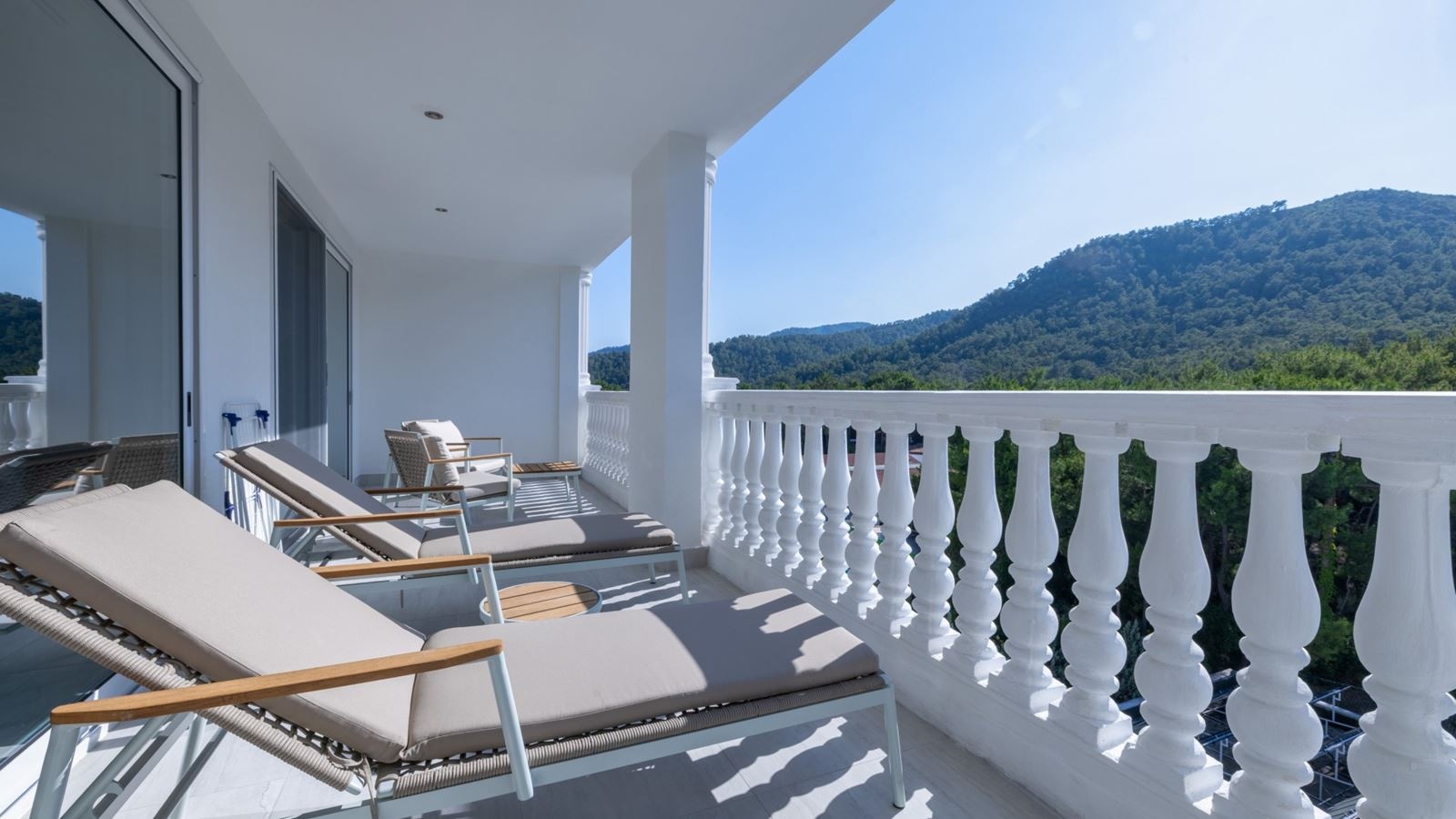 rooms-nido-suite-land-view