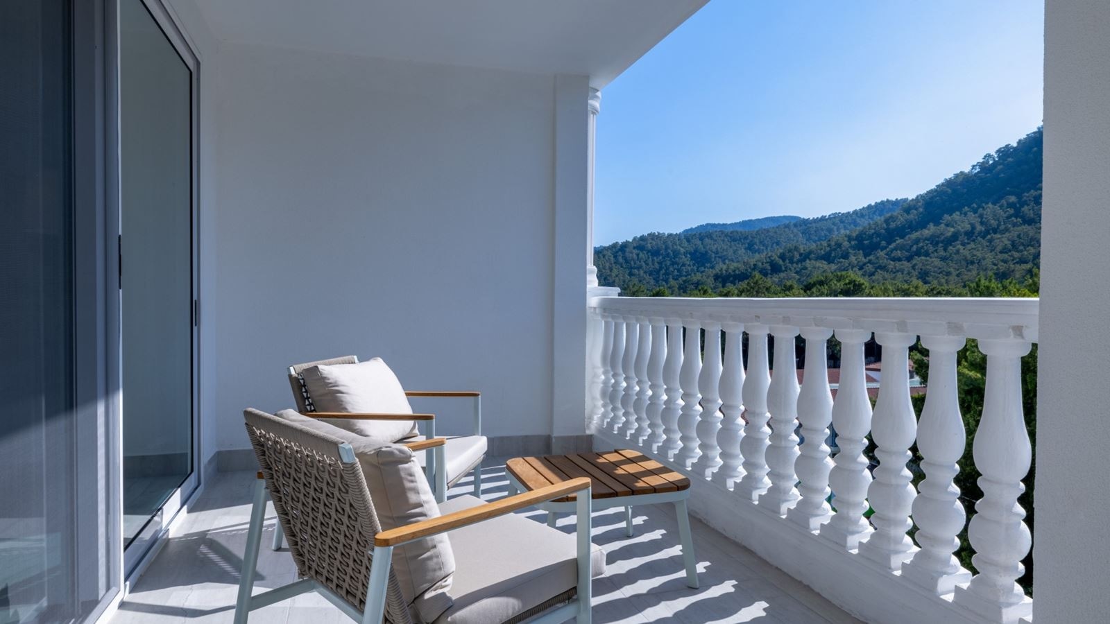 rooms-nido-suite-land-view