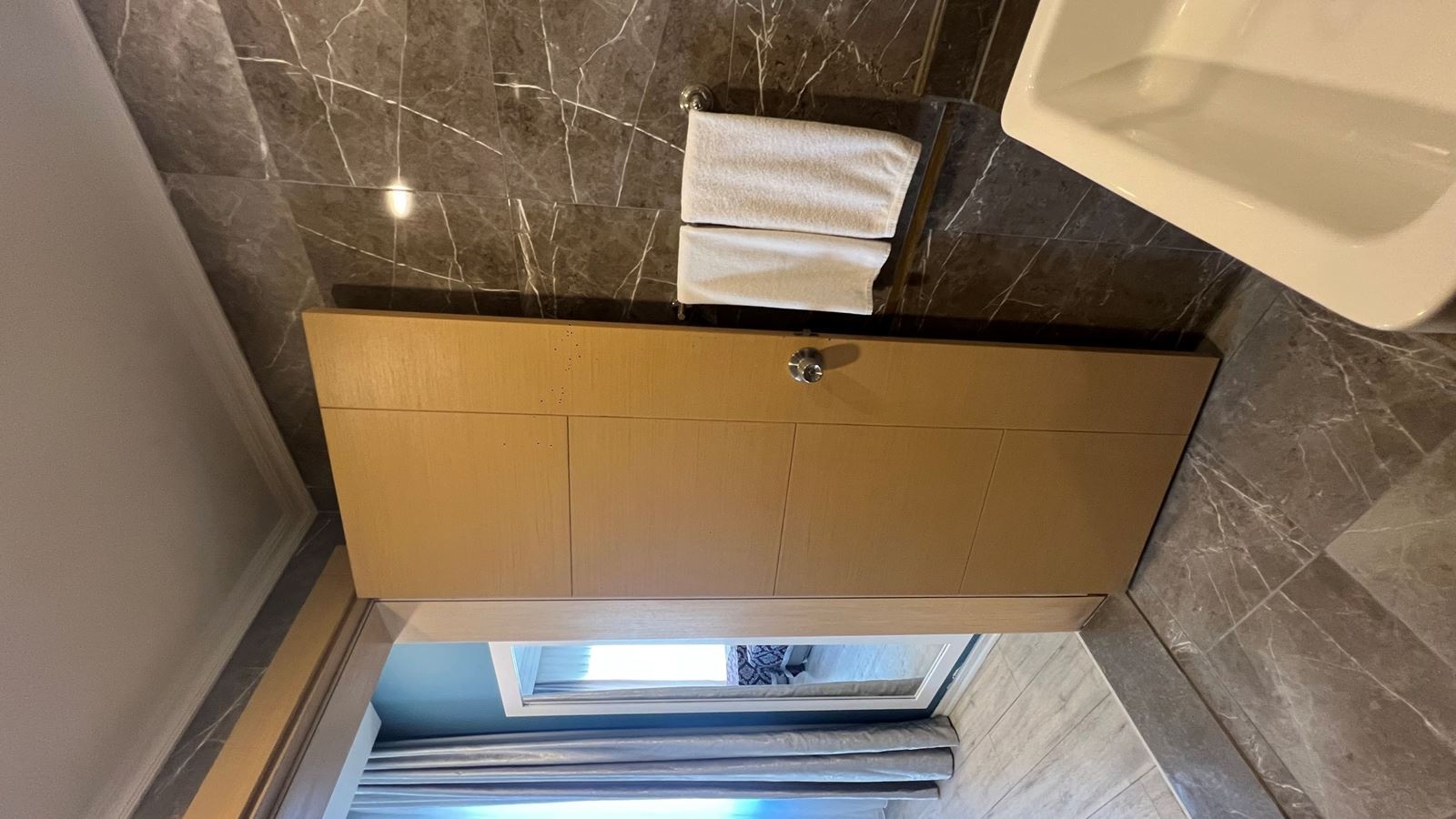 rooms-standard-room-land-view