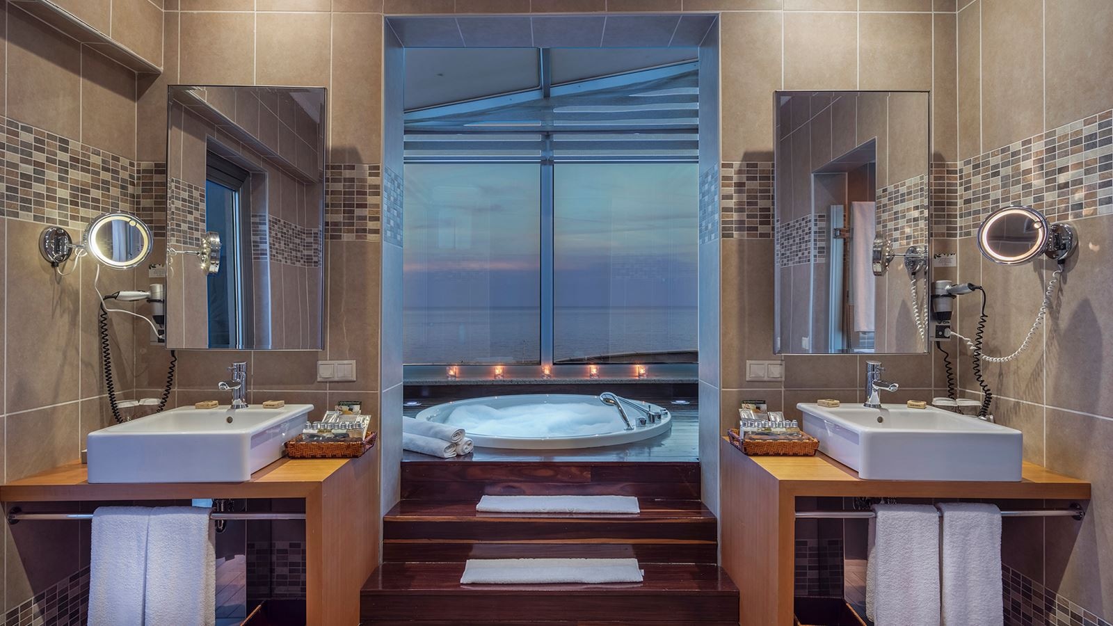 rooms-grand-king-suite