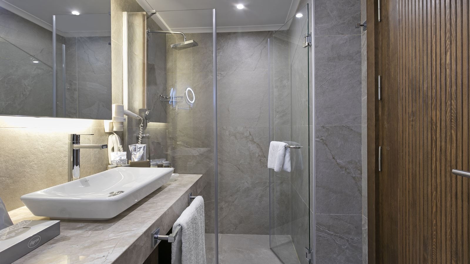 rooms-terrace-family-suite