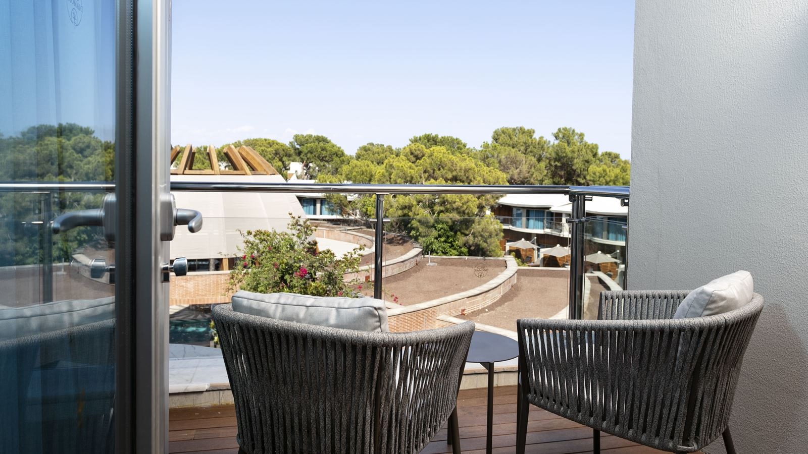 rooms-executive-room