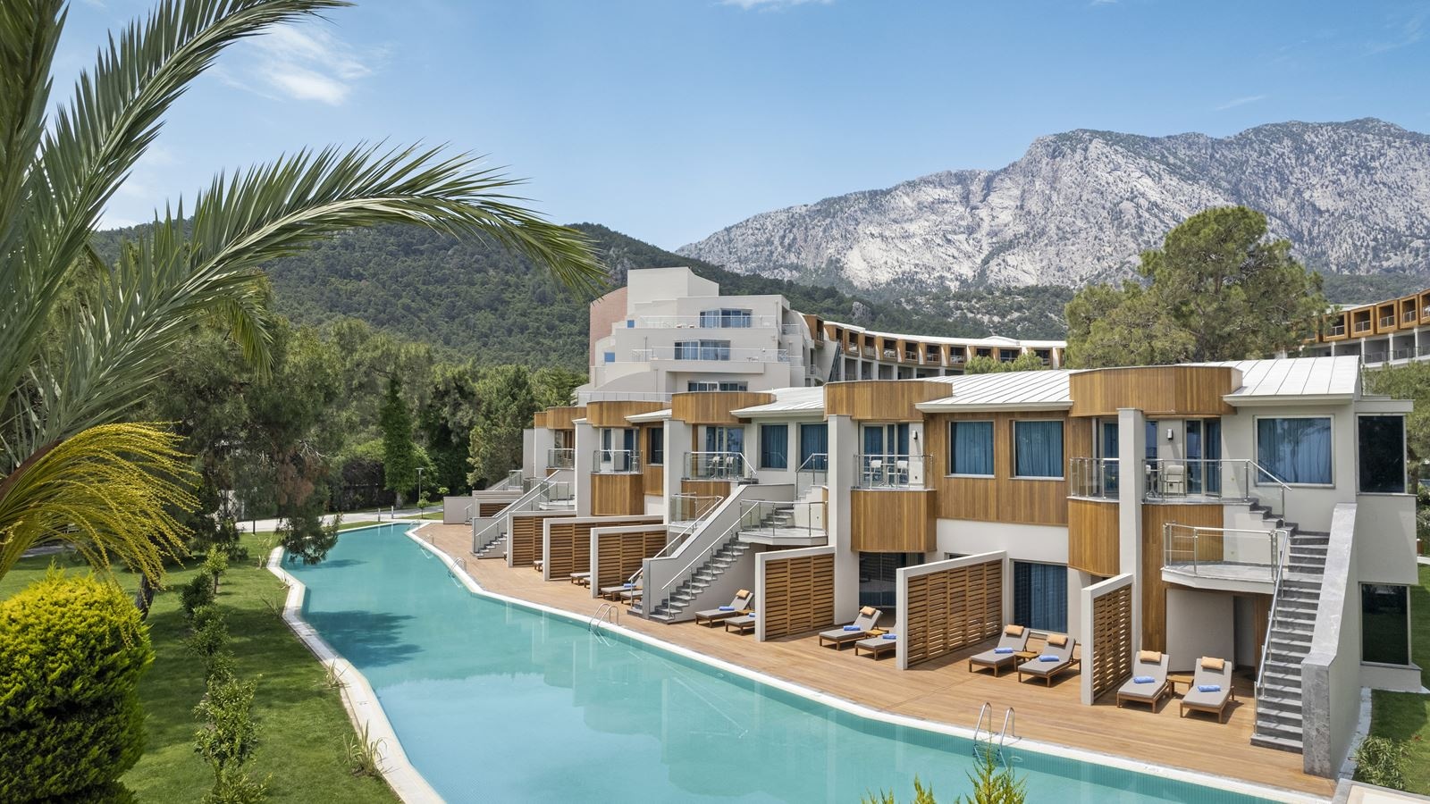 rooms-marine-pool-house-upper-floor