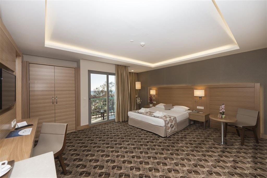 rooms-standard-room-land-view