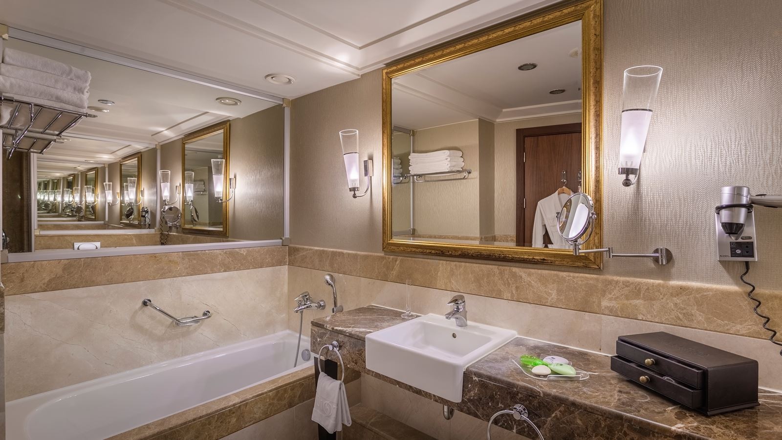 rooms-superior-room-side-sea-view