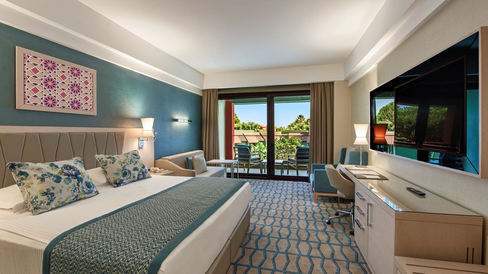 rooms-deluxe-building-standard-room