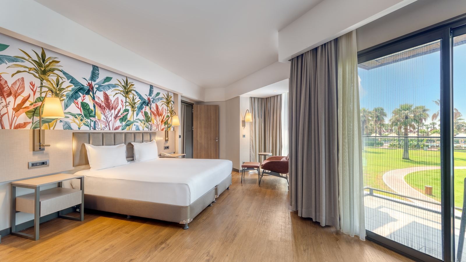 rooms-club-family-room