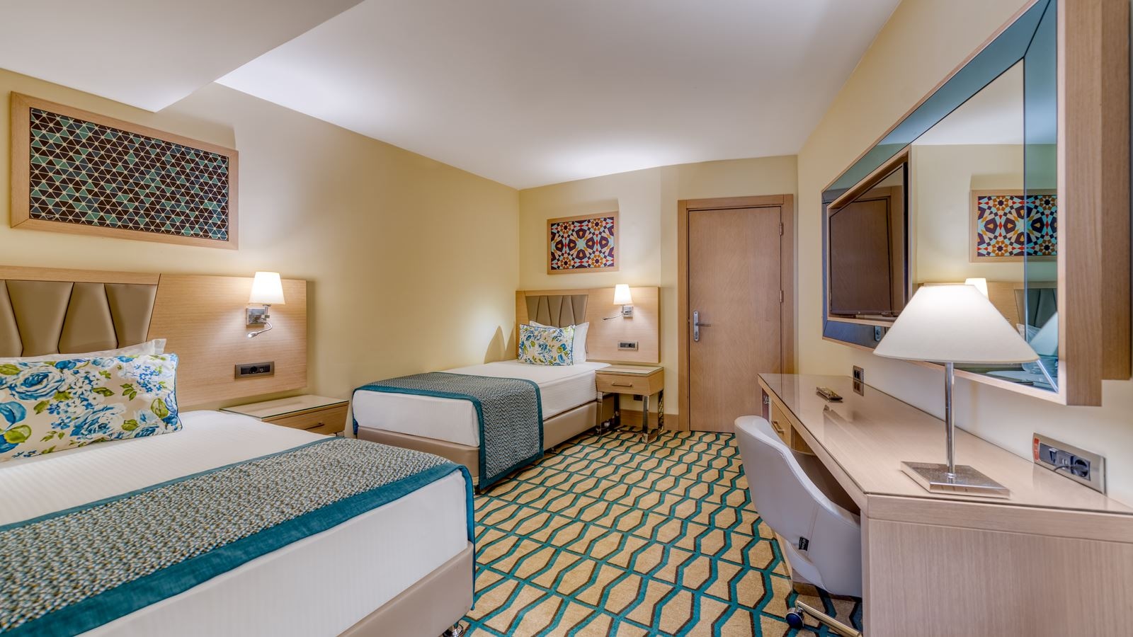 rooms-deluxe-junior-suite