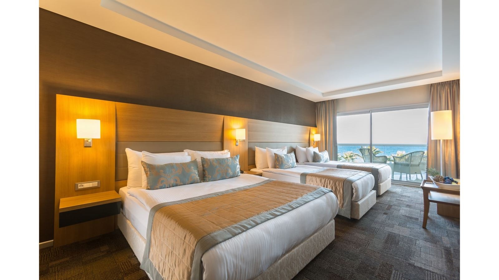 rooms-family-room