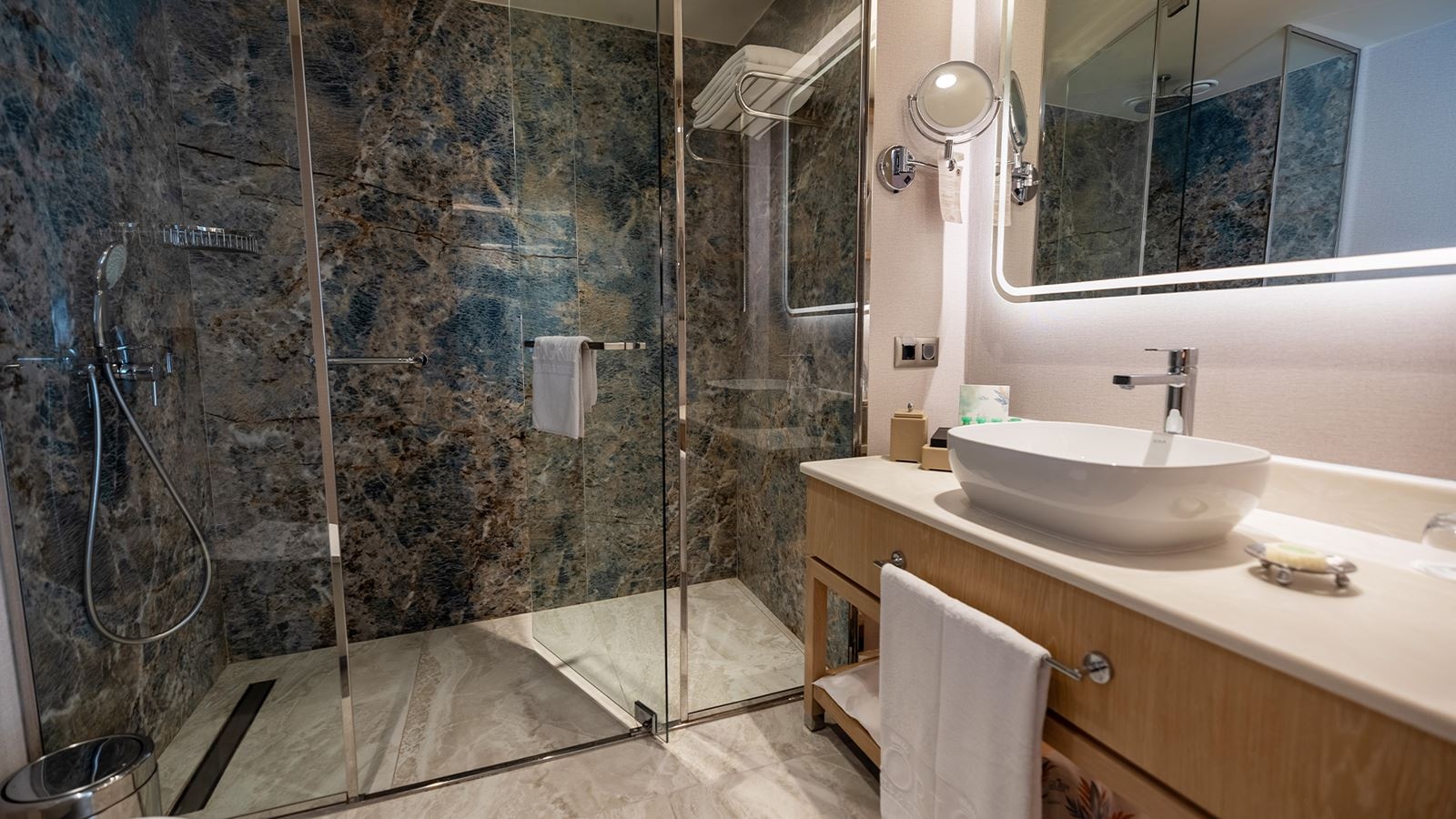 rooms-family-suite-room