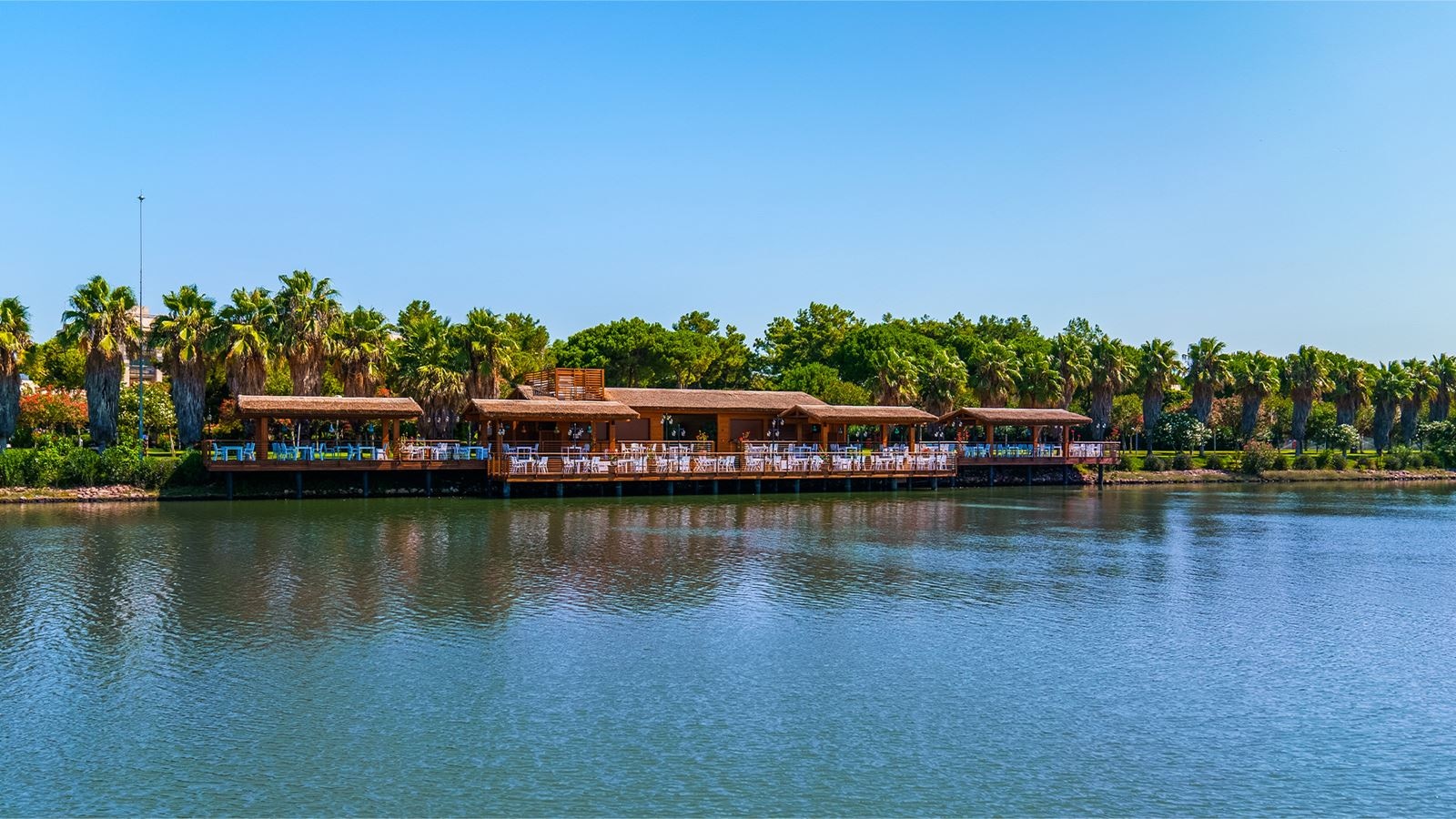 restaurants-river-landing