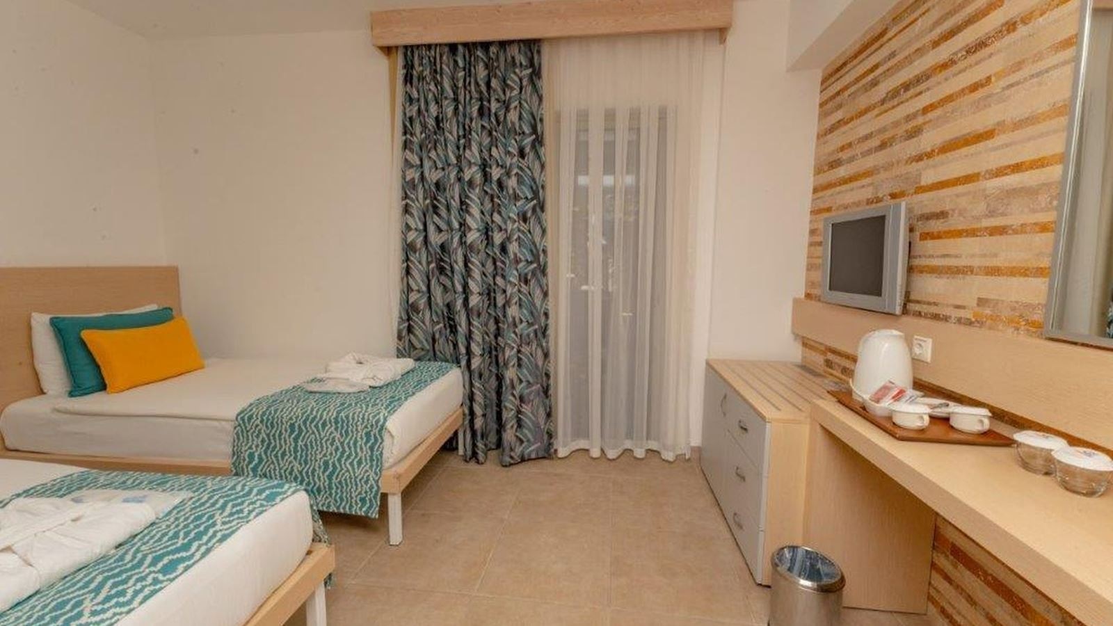 rooms-economy-room-land-view-type-a