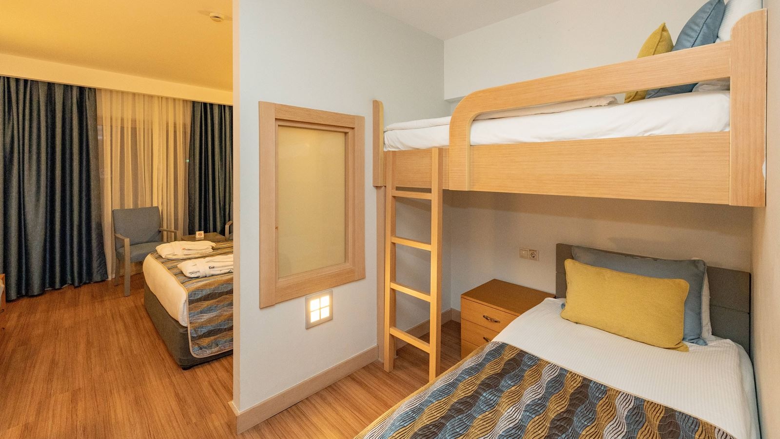 rooms-family-bunk-bed-room