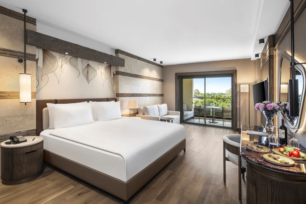 rooms-superior-room-golf-view