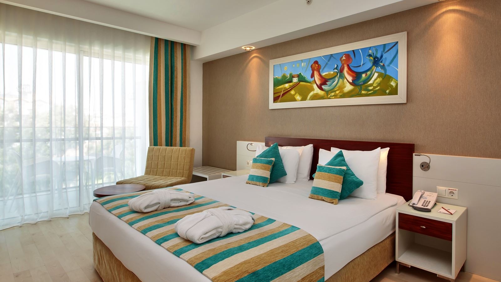 rooms-family-room-side-sea-view