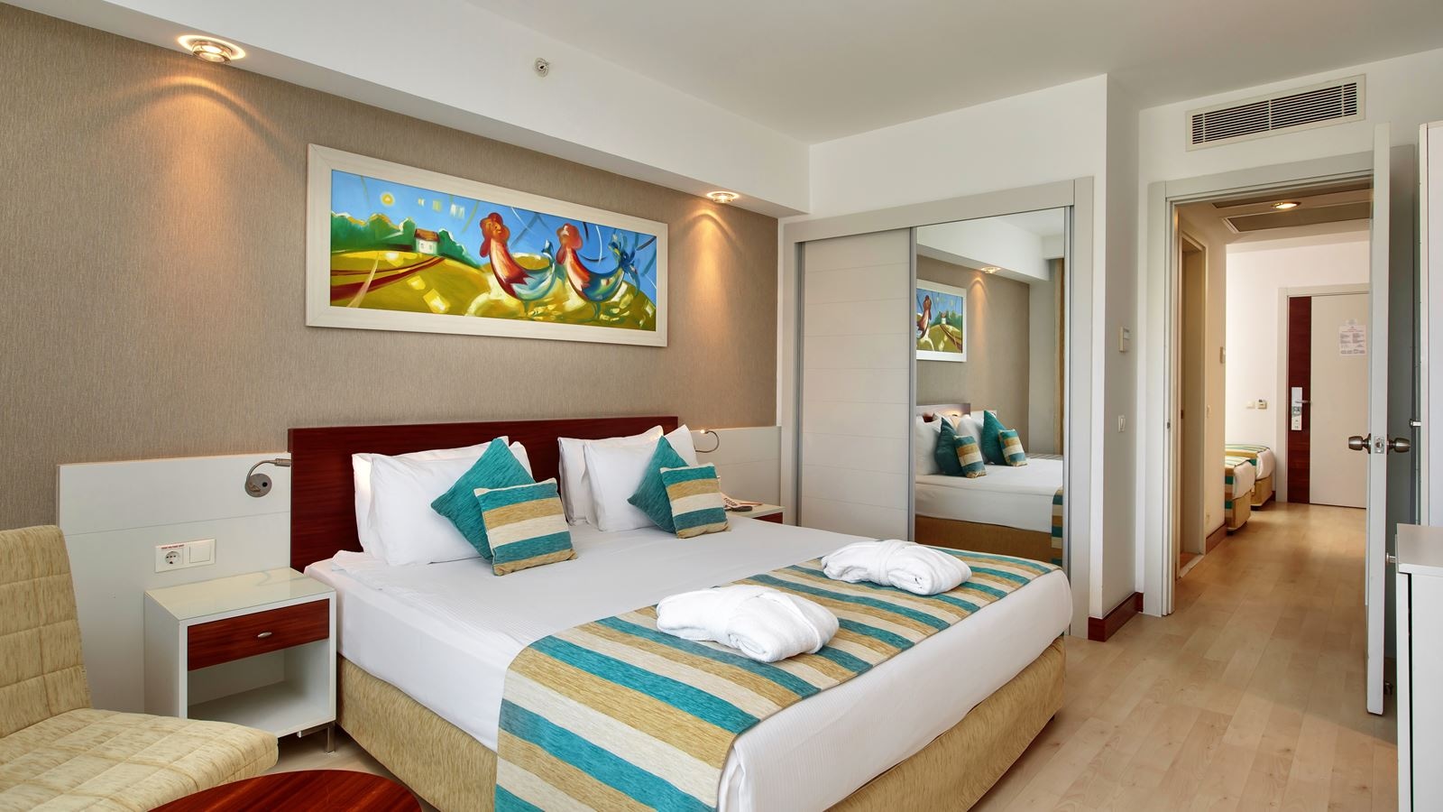 rooms-family-room-side-sea-view