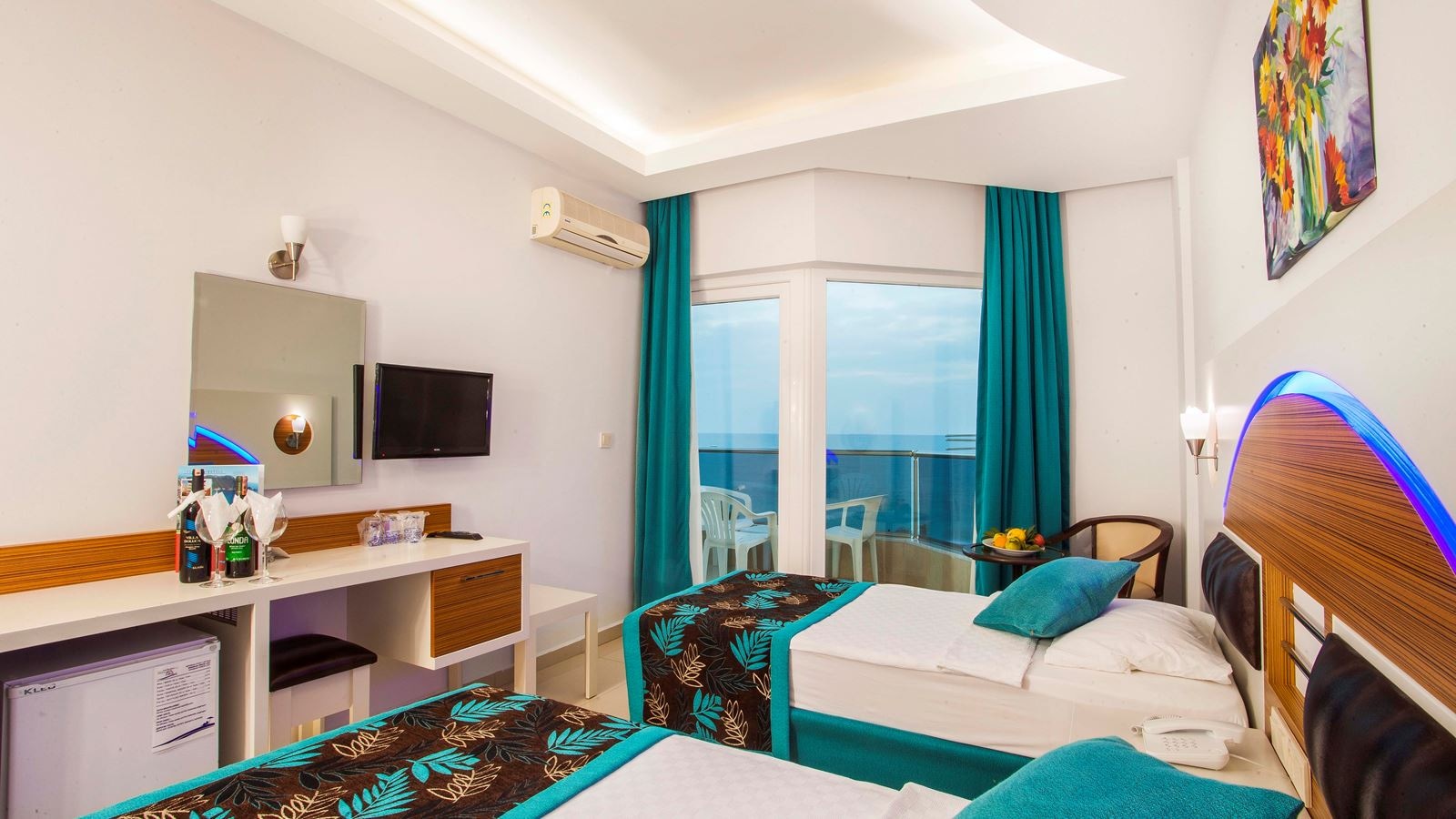 rooms-seaview-room