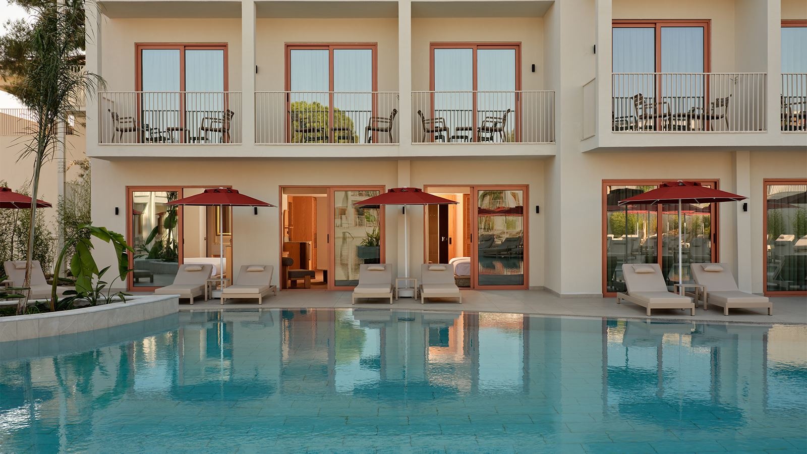 rooms-lagoon-premium-suite-direct-pool-access