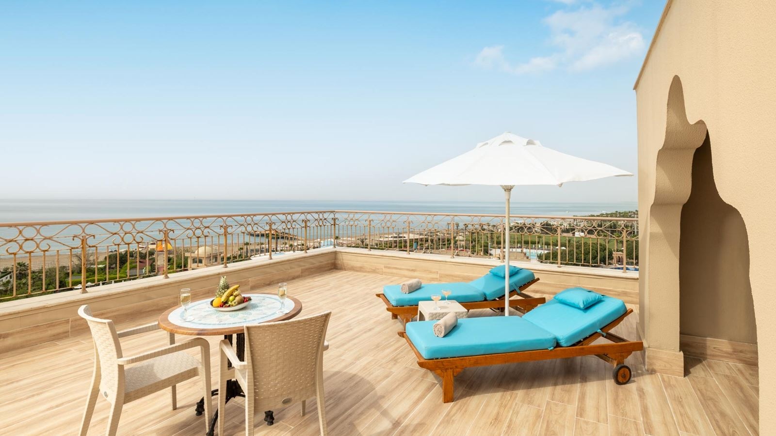 rooms-honeymoon-suite