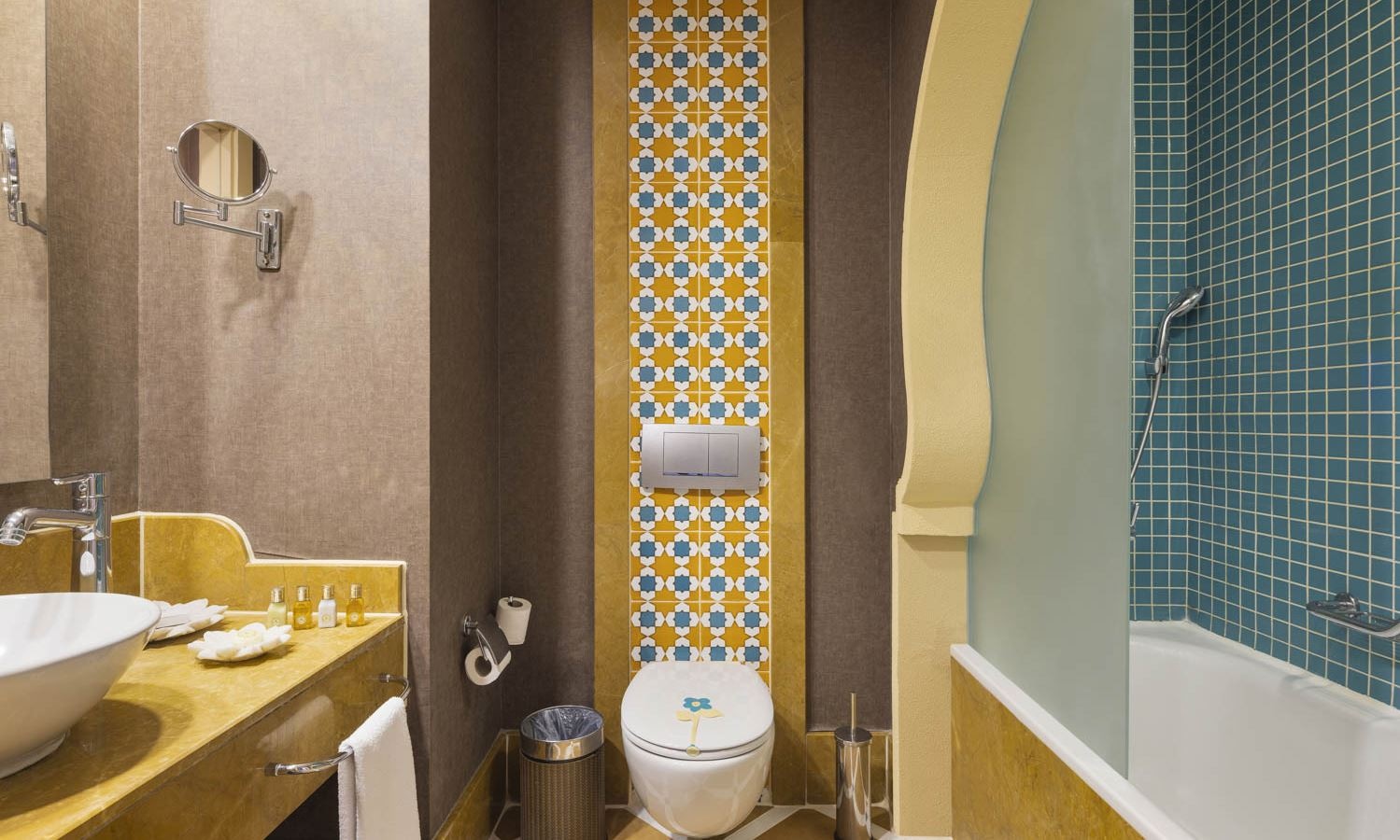 rooms-standard-land-view