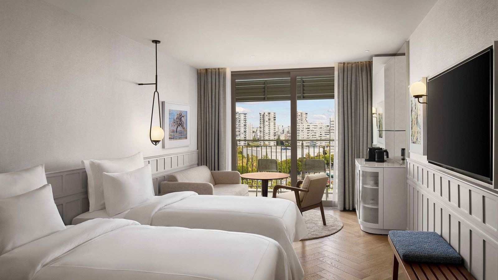 rooms-deluxe-city-view