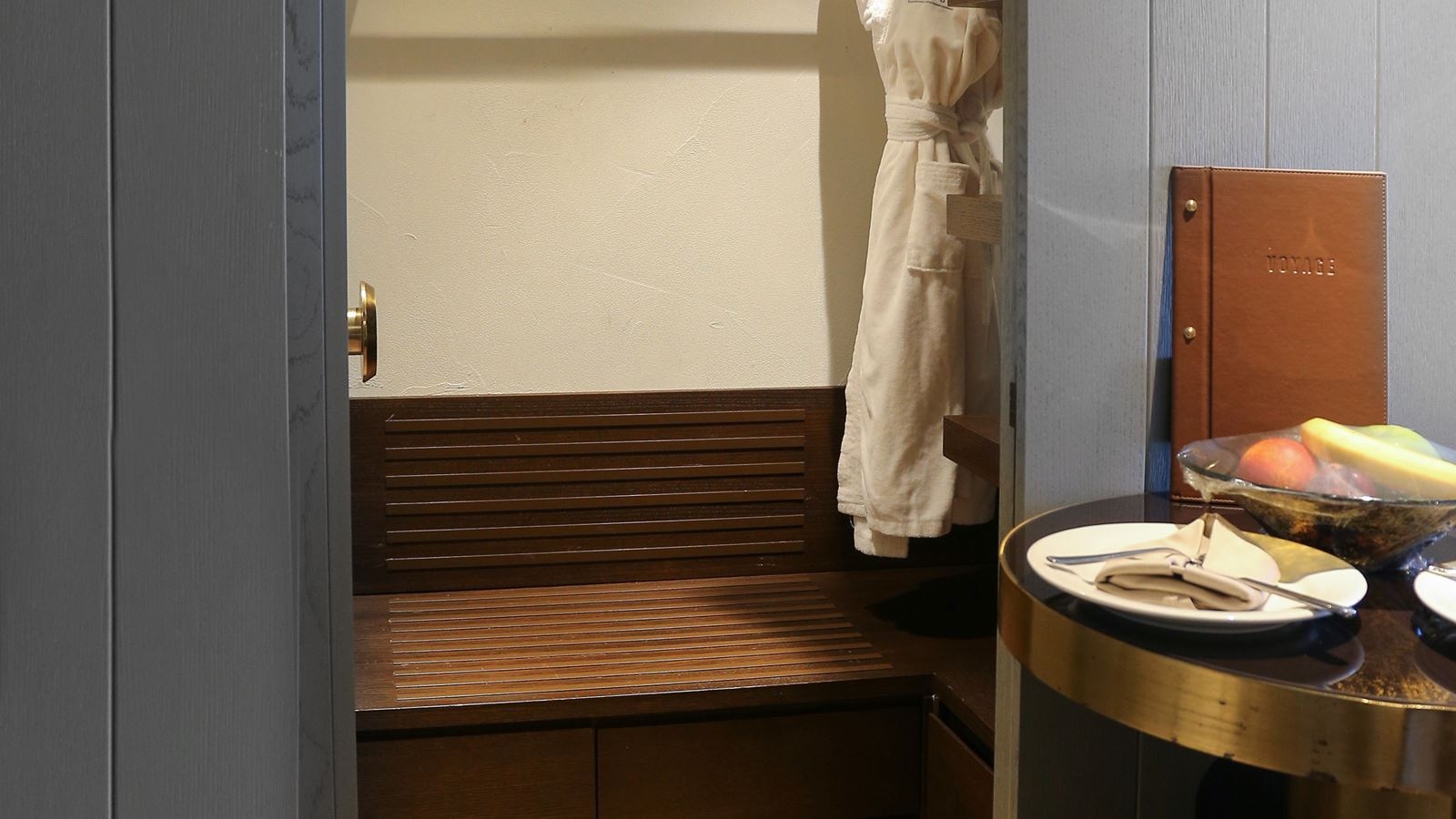 rooms-main-building-family-side-sea