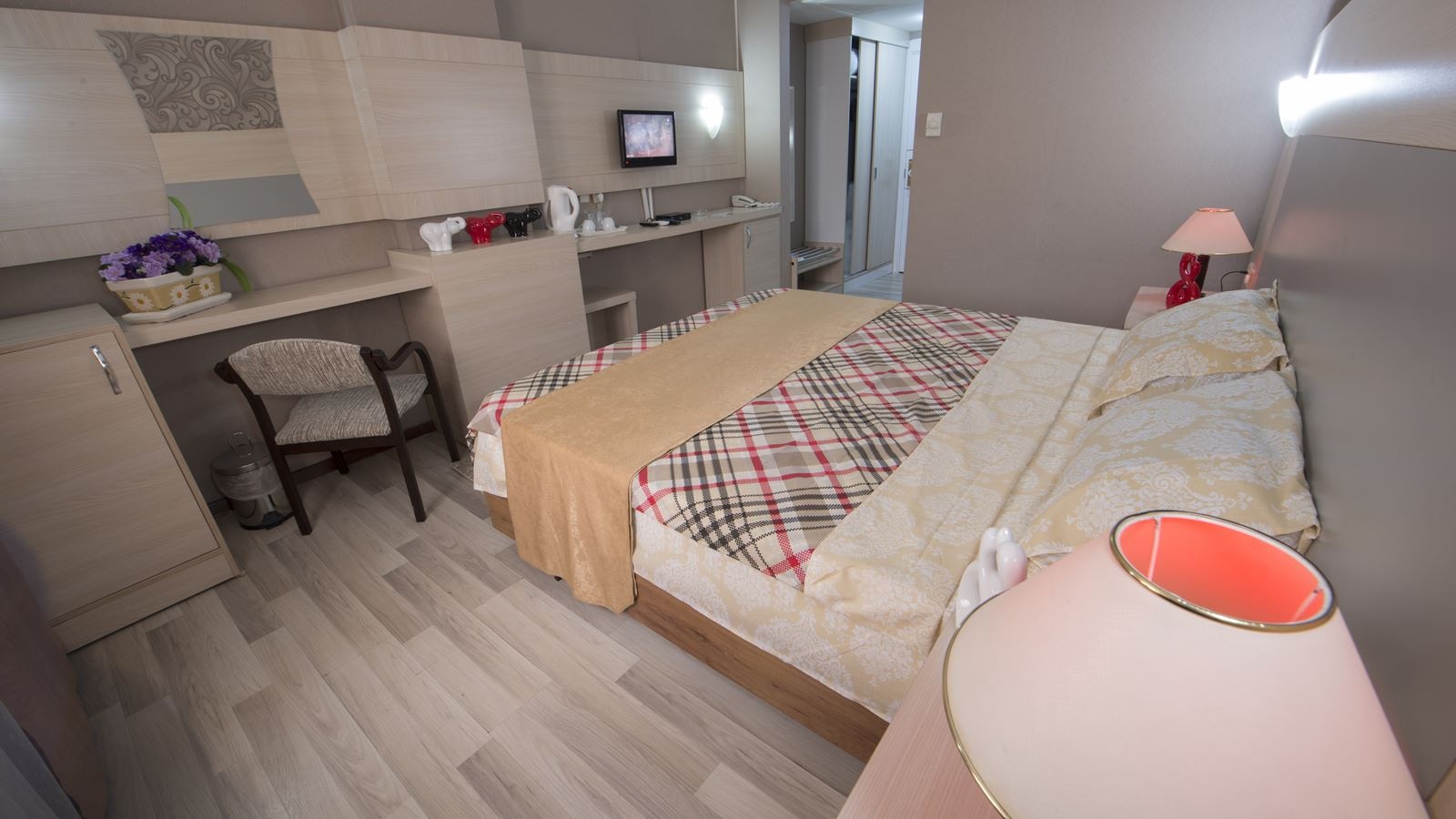 rooms-family-room-standard