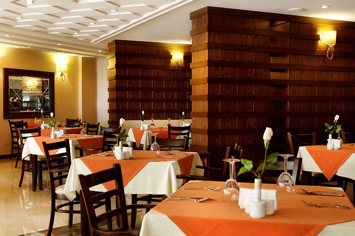 restaurants-restaurant