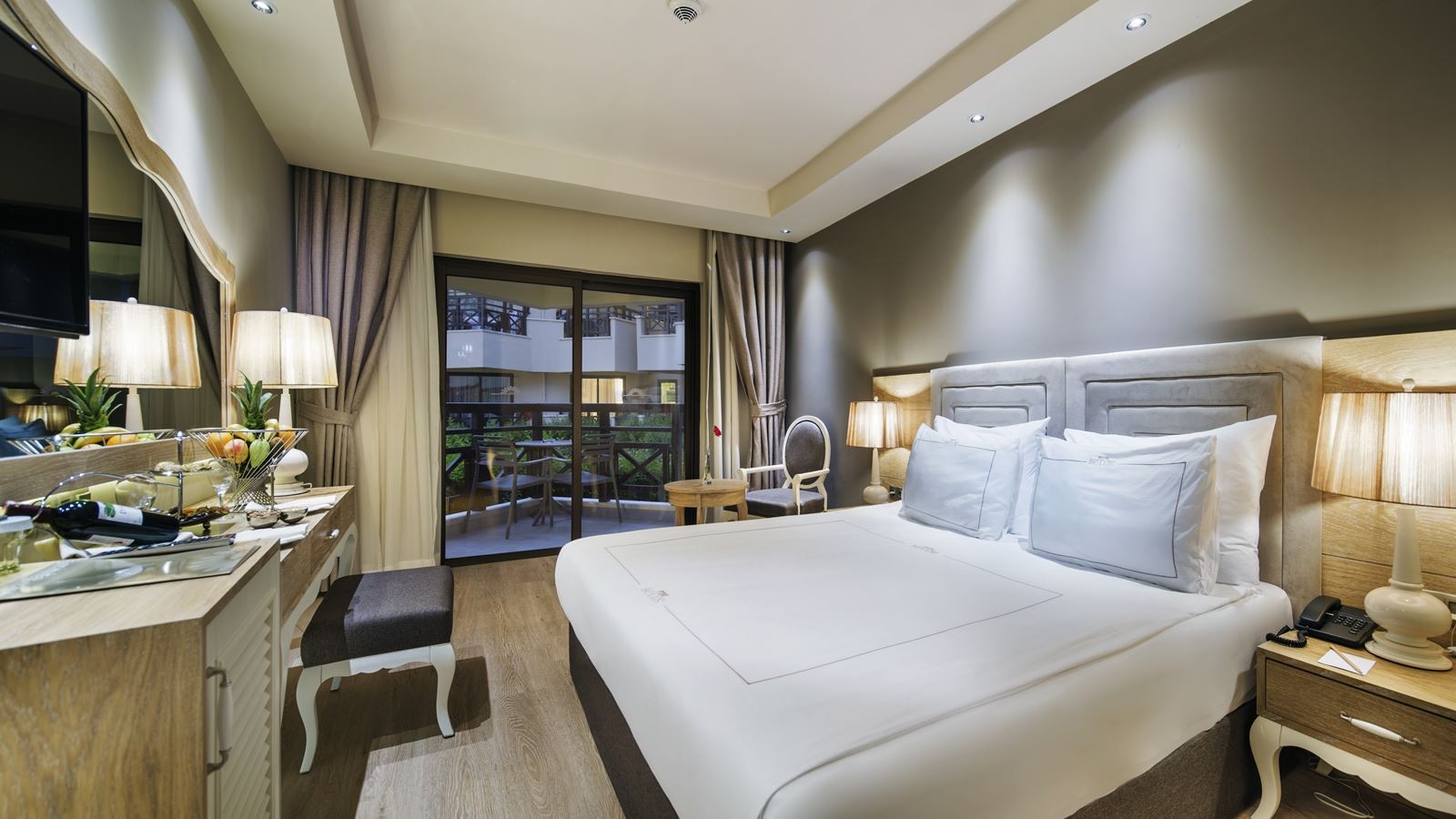 rooms-camelia-garden-garden-view