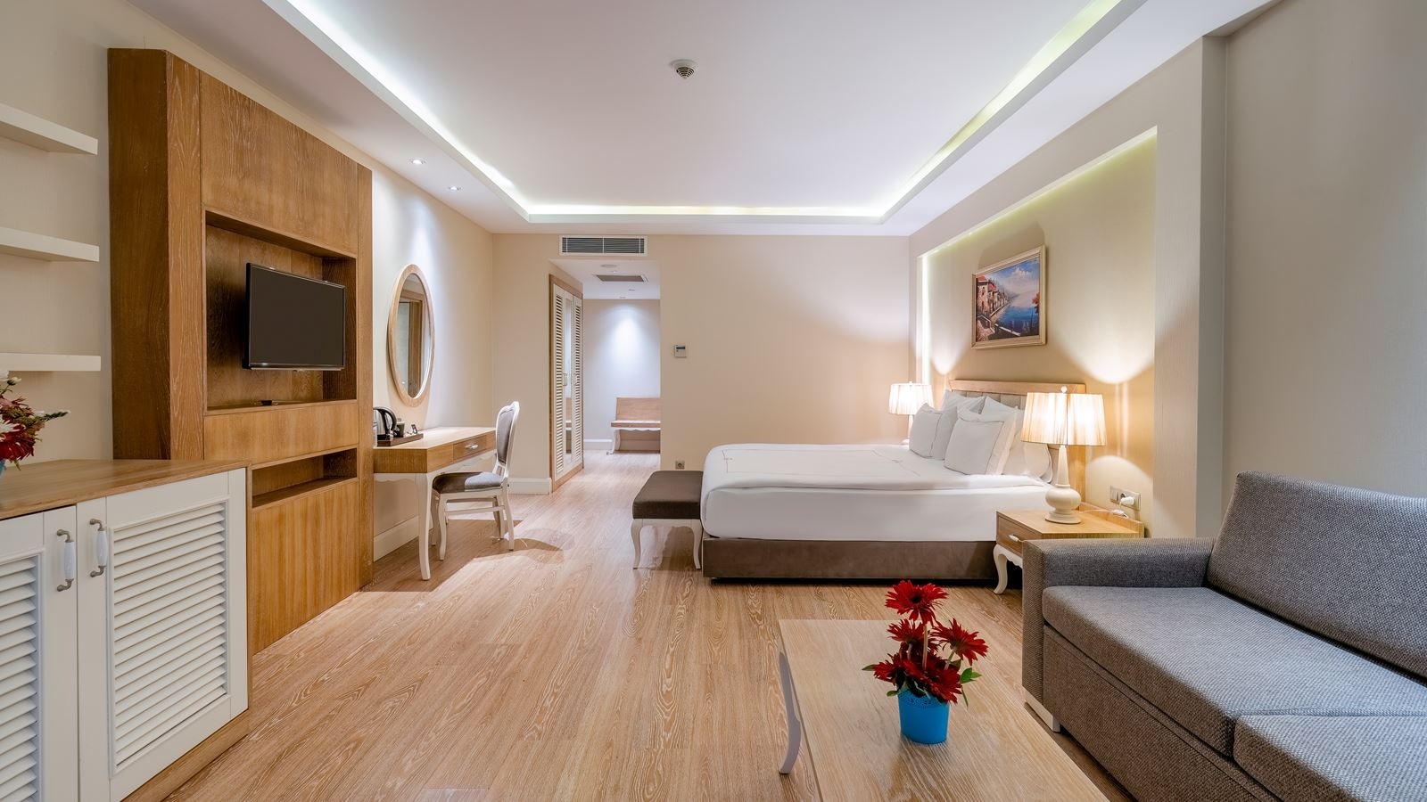 rooms-jasmine-pool-view-family