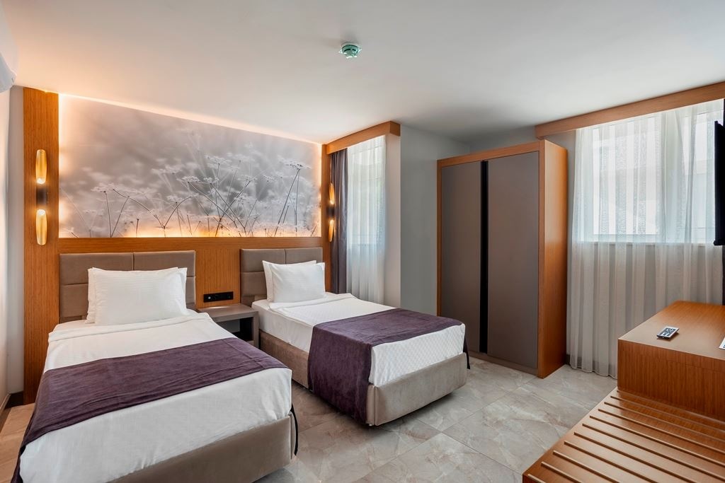 rooms-garden-superior-family-suit