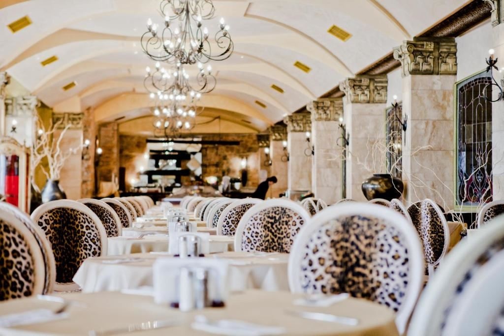 restaurants-restaurants