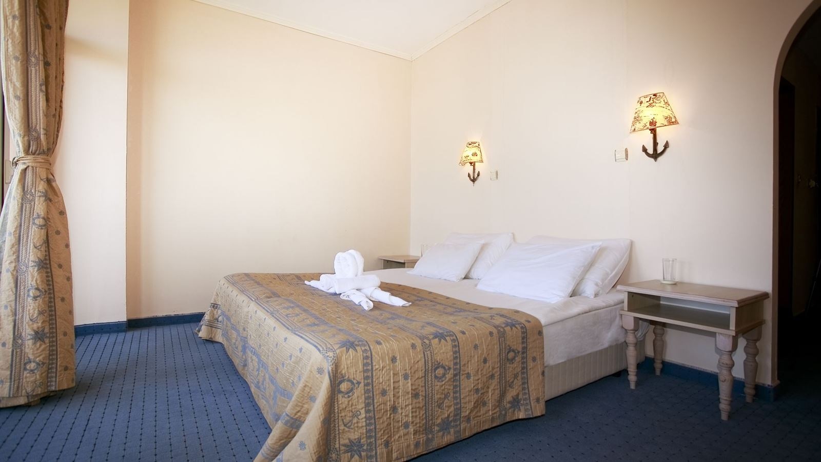 rooms-2-bedrooms-studio-sea-view