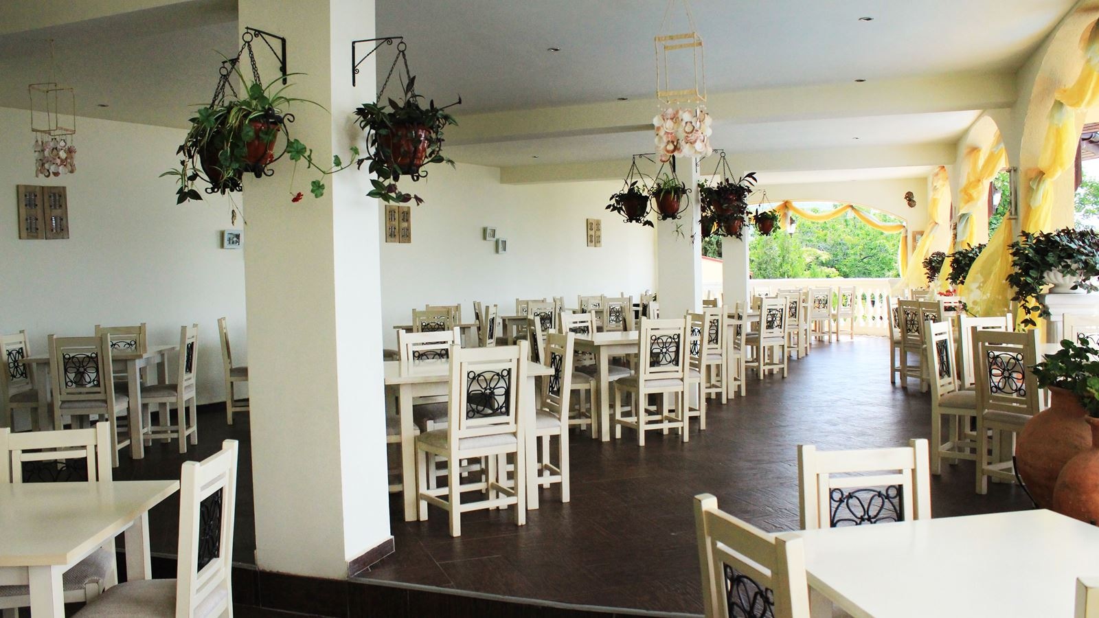 restaurants-mediterranean-restaurant--in-the-territory-of-the-complex