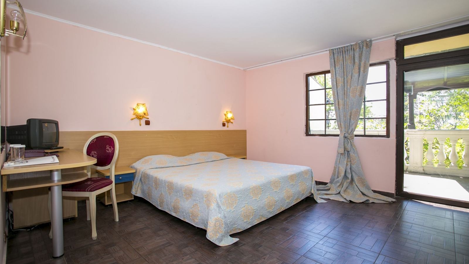 rooms-double-room-second-line