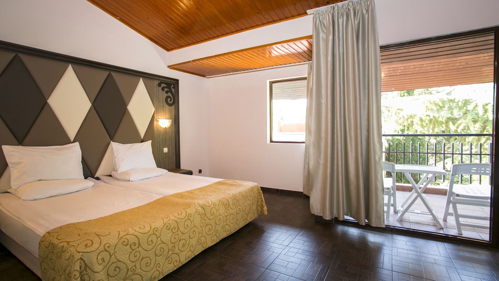 rooms-studio-royal-villas-park-view